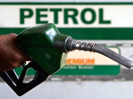 पांच रुपए प्रति लीटर तक कम हो सकते हैं पेट्रोल और डीजल के दाम