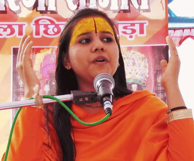 स्‍टेटस सिंबल के लिए गोमांस खाने वालों को फांसी दे सरकार : साध्‍वी सरस्‍वती