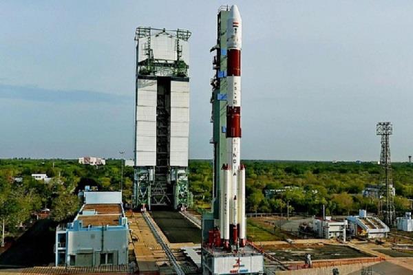 ISRO ने फिर रचा इतिहास, एक साथ छोड़े 31 सैटलाइट्स