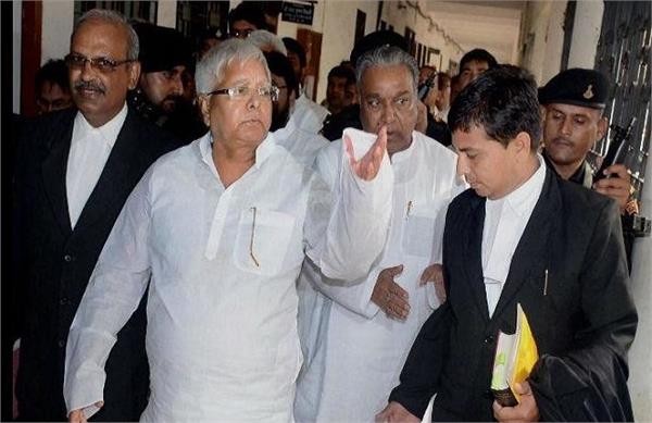 चारा घोटाला मामले में की विशेष अदालत में पेश हुए लालू