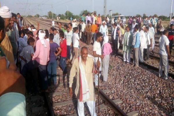 जाट आरक्षण: किया चक्का जाम, अलवर-मथुरा रेल ट्रैक ठप्प