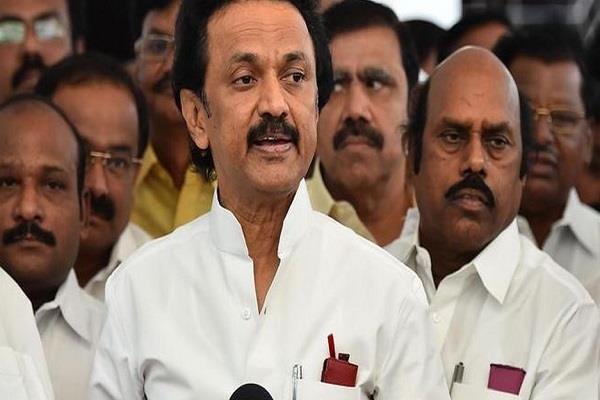 विधानसभा से बाहर निकाले गए स्टालिन, पुलिस ने हिरासत में लिया