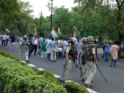 भोपाल, नरसिंहगढ़ और सीहोर में कांग्रेस ने किया प्रदर्शन