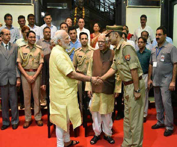 योग दिवस पर सब-इंस्पेक्टर ने लिखी ऐसी कविता, PM ने भी की तारीफ