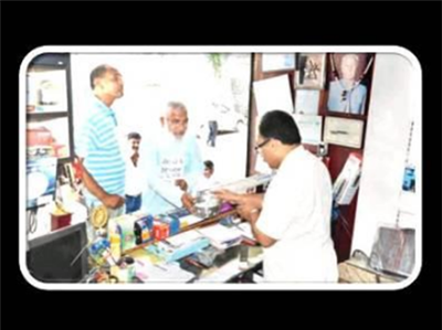 मांग रहे हैं भीख, ताकि नेताजी कर पाएं ऐश