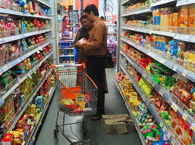 ग्राहकों को GST का फायदा नहीं तो लाइसेंस रद्द