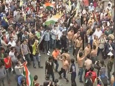 दार्जिलिंग में जारी बवाल, अब 'ट्यूबलाइट' रैली