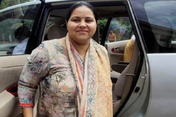 मनी लॉन्ड्रिंग केस: लालू की बेटी मीसा का फॉर्महाउस जब्त