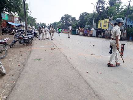 शव दफनाने पर शाजापुर में विवाद, धारा 144 लागू