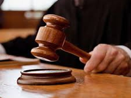 पिता के किए भ्रष्टाचार की सजा 22 साल बाद दो बेटों को