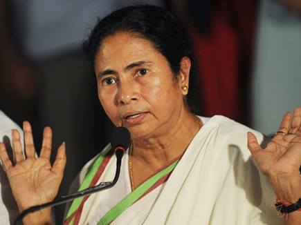 रोहिंग्या मुस्लिमों पर बोलीं ममता- ये आम लोग हैं, आतंकी नहीं