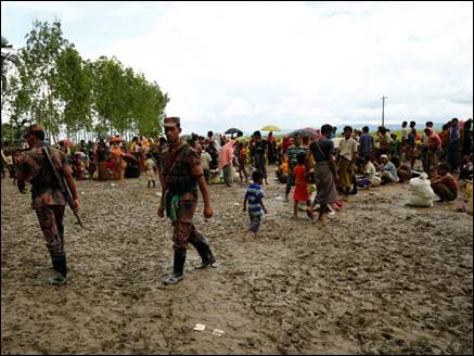 सेना और रोहिंग्या विद्रोहियों के बीच टकराव में 400 की मौत