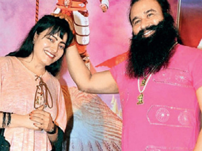 हनीप्रीत के खिलाफ लुकआउट नोटिस, हो सकती हैं गिरफ्तार