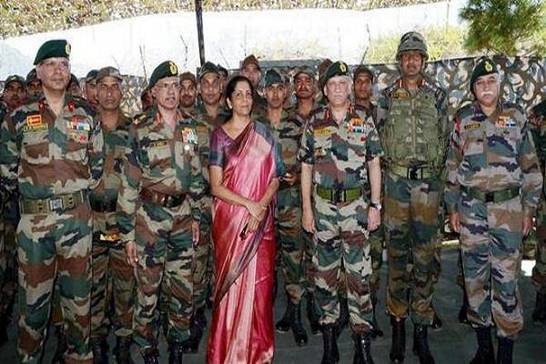 रक्षा मंत्री ने सेना में सुधार प्रक्रिया लागू करने की समीक्षा की