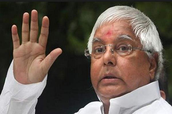 रेलवे टेंडर घोटाला: CBI के सामने पेश होने के लिए एजेंसी के मुख्यालय पहुंचे लालू यादव