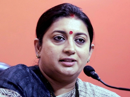 राहुल को उनके गढ़ में घरने के लिए आज से अमेठी दौरे पर स्मृति ईरानी