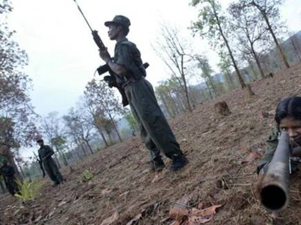 कांकेर में महिला समेत चार नक्सली गिरफ्तार