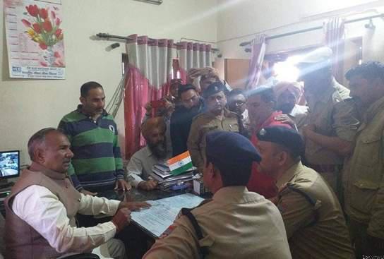 उत्तराखंड के शिक्षा मंत्री अरविंद पांडेय समेत 100 लोगों के खिलाफ मुकदमा दर्ज